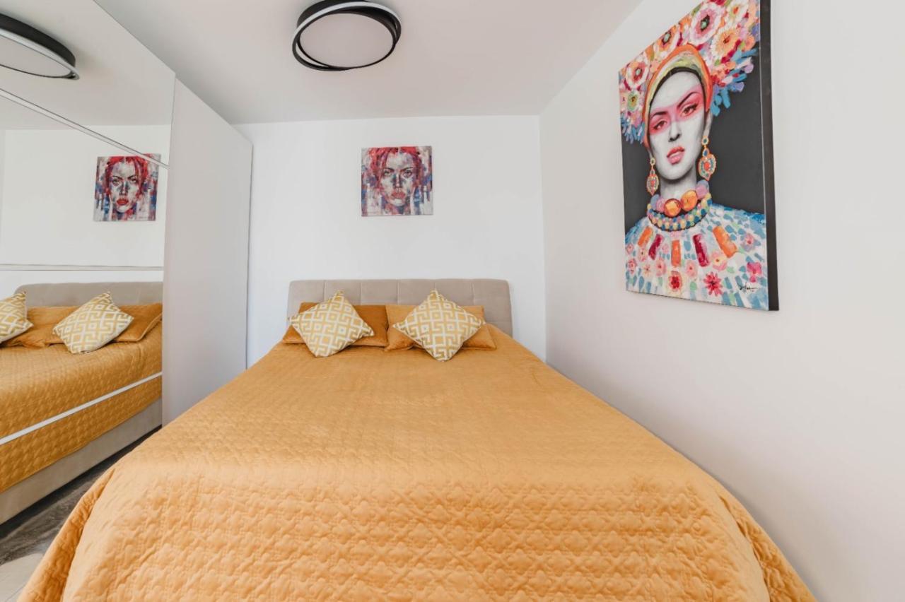 Appartement Masterpiece Studio- Free Parking, Wi-fi, Netflix Braşov